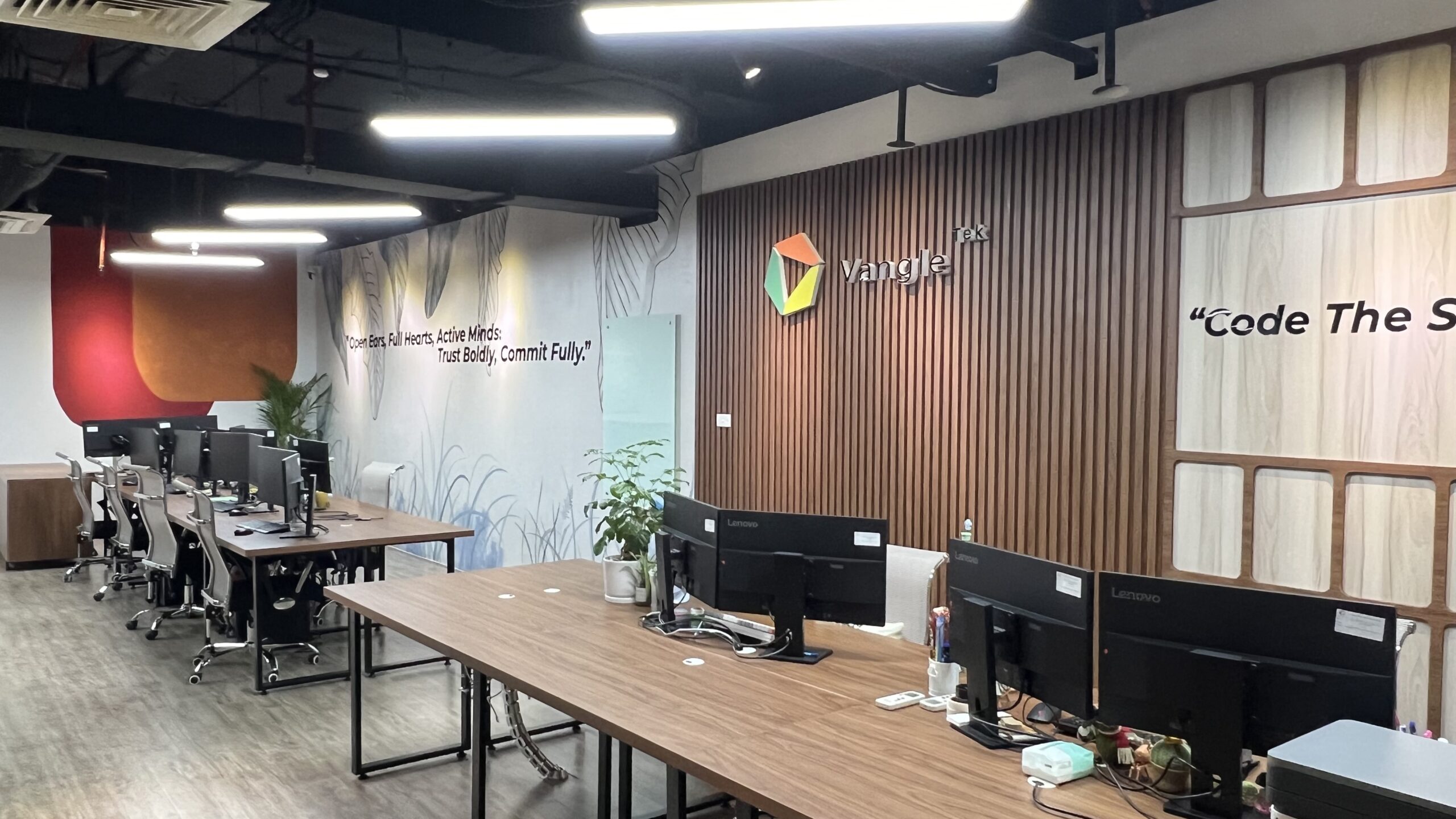 ハノイの魅力とVangle Tek訪問…視察1日目